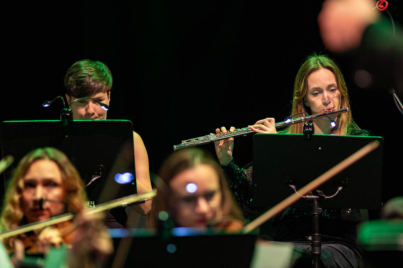 Koncert kolęd w wykonaniu Warszawskiej Orkiestry Sentymentalnej i Orkiestry Świętego Marcina. Fot. Jakub Krzyżanowski