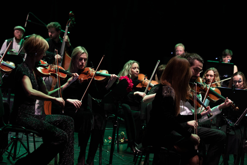 Koncert kolęd w wykonaniu Warszawskiej Orkiestry Sentymentalnej i Orkiestry Świętego Marcina. Fot. Jakub Krzyżanowski