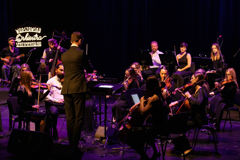 Koncert kolęd w wykonaniu Warszawskiej Orkiestry Sentymentalnej i Orkiestry Świętego Marcina. Fot. Jakub Krzyżanowski