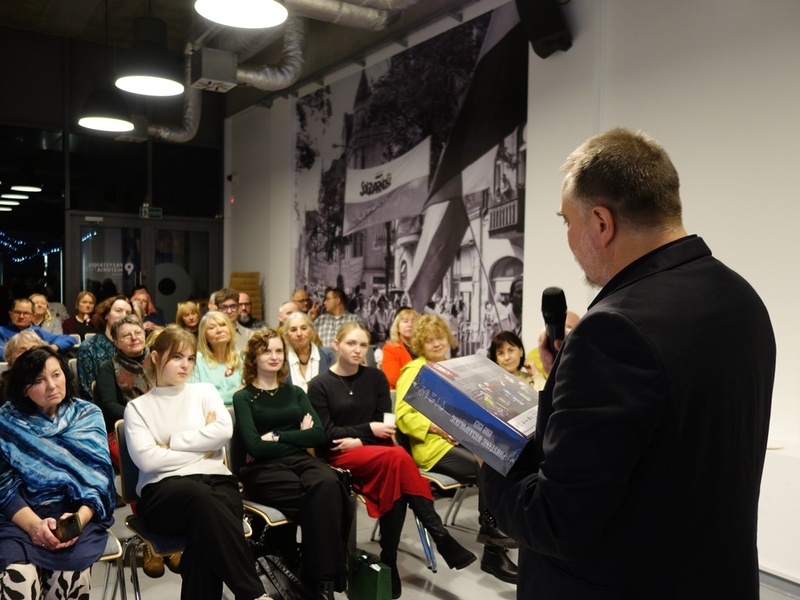 Prezentacja materiałów edukacyjnych dotyczących Powstania Wielkopolskiego 1918-1919. Fot. Julia Moszczyńska