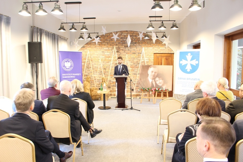 Uroczystość odsłonięcia tablicy upamiętniającej Stanisława i Karolinę Kaszyńskich. Fot. Marta Sankiewicz (IPN)