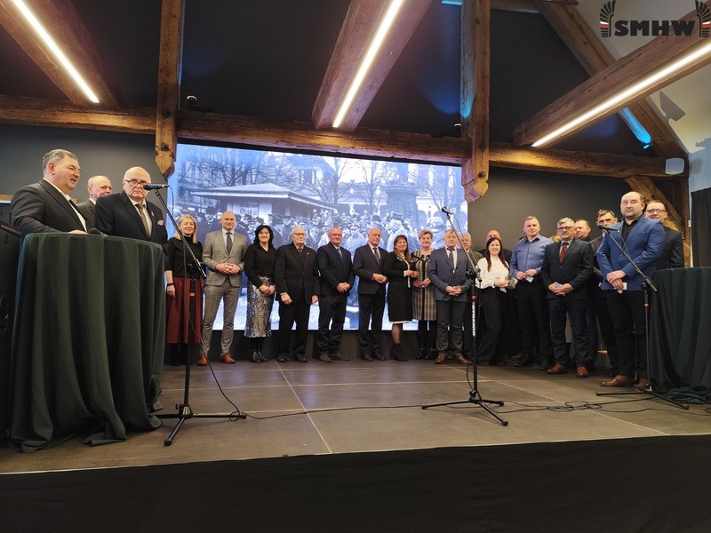 Przyjęcie nowych członków zbąszyńskiego koła Towarzystwa Pamięci Powstania Wielkopolskiego. Fot. Rozalia Kaczmarek