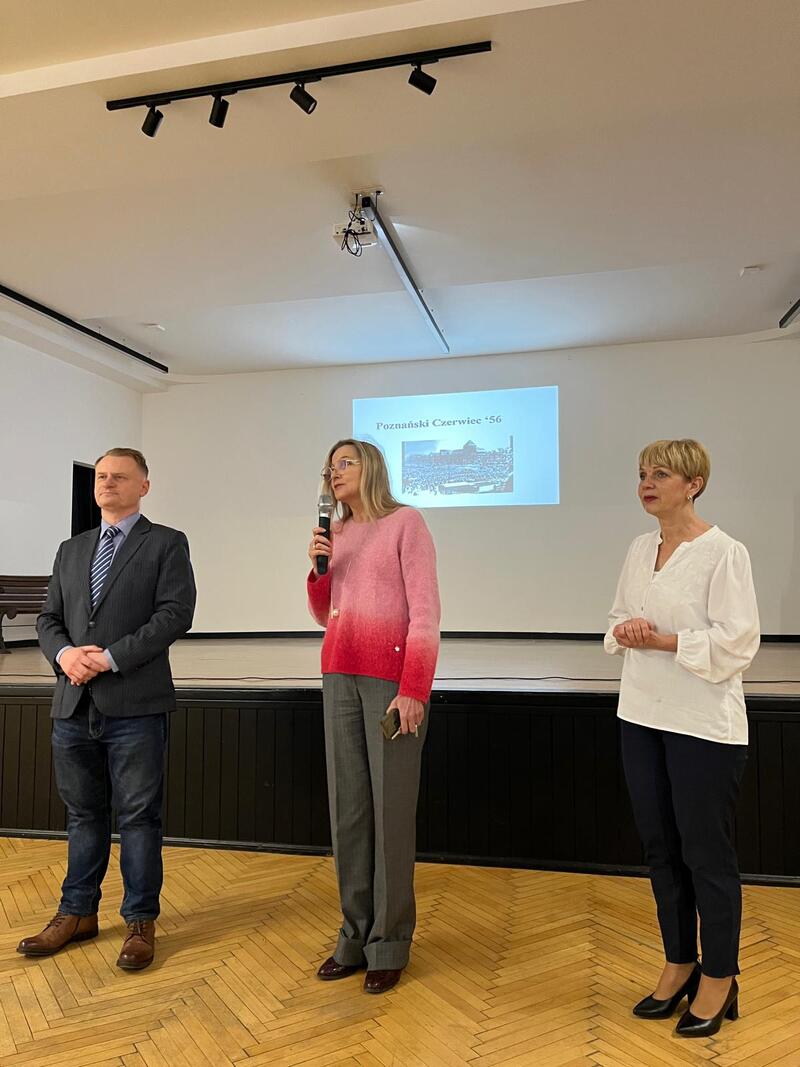 Wykład „Poznański Czerwiec 1956”. Fot. Danuta Boczek (Zespół Szkół Ponadpodstawowych im. J. Kasprowicza w Nietążkowie)