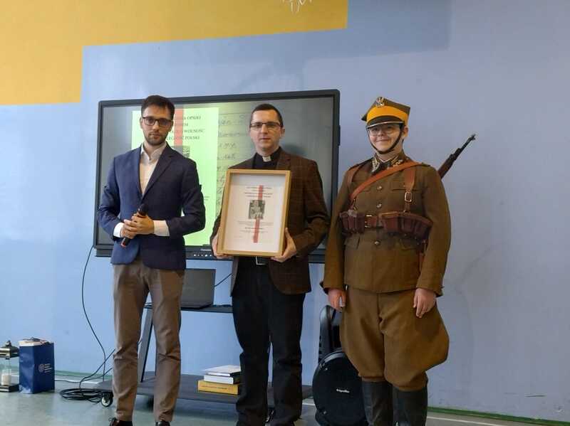 Uroczystość przekazania pod opiekę grobu por. Mariana Dzidka. Fot. P. Stegienta