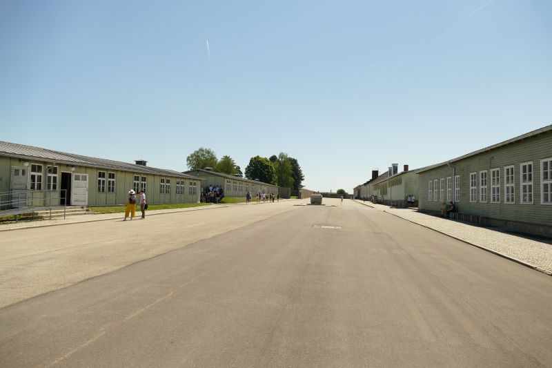 Widok na plac apelowy byłego KL Mauthausen. Fot. Tomasz Cieślak (IPN)