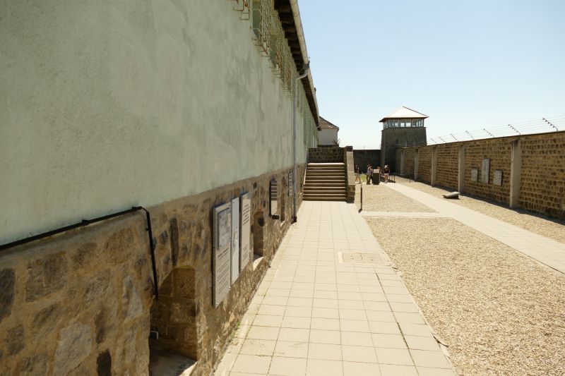Zabudowania b. KL Mauthausen. Fot. Tomasz Cieślak (IPN)