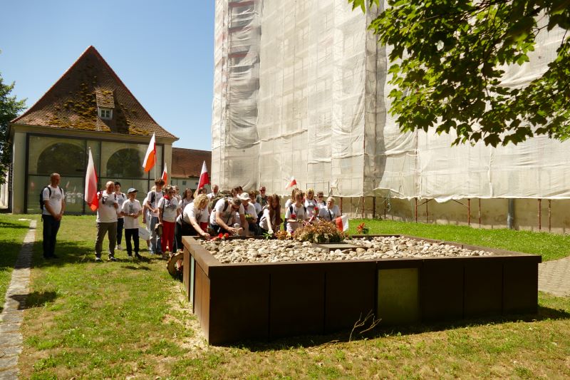 Upamiętnienie ofiar Zamku Hartheim. Fot. Tomasz Cieślak (IPN)