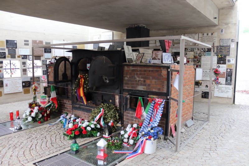 Widok na były piec krematoryjny KL Gusen. Fot. Tomasz Cieślak (IPN)