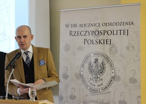 Dyrektor poznańskiego odziału IPN dr hab. Rafał Reczek zaprezentował materiały związane z Akademią Niepodległości