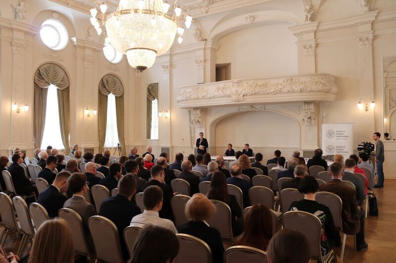 Przemawia dyr. Łukasz Krysztofiak z Wielkopolskiego Urzędu Wojewódzkiego