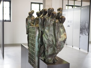 Na wystawie w Dachau Muzeum Miejsce Pamięci