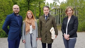 Pracownicy OBEN IPN Oddział w Poznaniu wraz z Konsulem RP Marcinem Królem