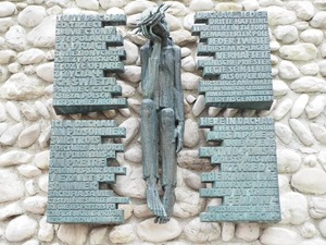 Tablica poświęcona polskim ofiarom KL Dachau