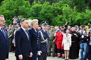 Para prezydencka podczas oficjalnych uroczystości upamiętniających 75. rocznicę bitwy o Monte Cassino