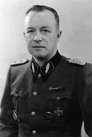 Portret Franza Ziereisa w randze SS Standartenführer. Źródło: domena publiczna