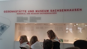 W miejscu Pamięci i Muzeum Sachsenhausen.