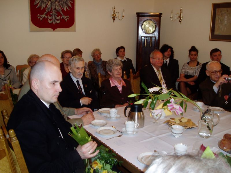 Zaproszeni goście, wśród nich dyrektor poznańskiego oddziału IPN, dr Rafał Reczek