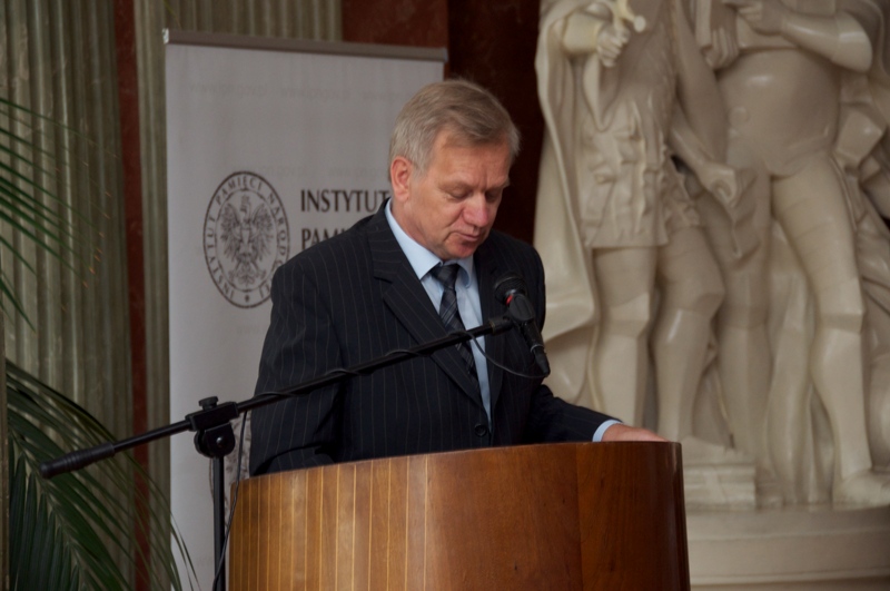 Prof. Tomasz Jasiński, dyrektor Biblioteki Kórnickiej PAN, powitał gości