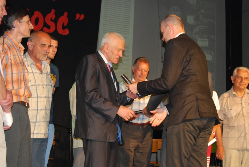 Wręczenie książek „Nowosolska »Solidarność«. Relacje, wspomnienia, dokumenty (wrzesień 1980 – czerwiec 1990)