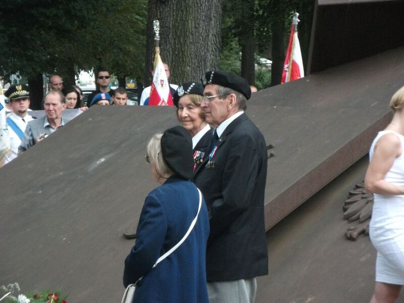 Uroczystości pod pomnikiem Polskiego Państwa Podziemnego i Armii Krajowej w Poznaniu