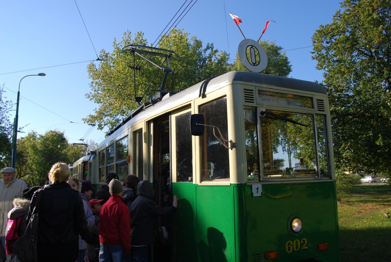 Na wycieczkę tramwajową szlakiem Poznańskiego Czerwca pojechali uczniowie Zespołu Szkół Specjalnych nr 102 w Poznaniu
