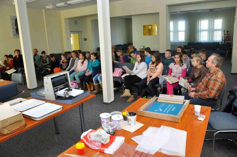 Propozycja poznańskiego IPN dla dzieci na tegoroczne ferie zimowe „W podziemnej drukarni – warsztaty ze świadkiem historii