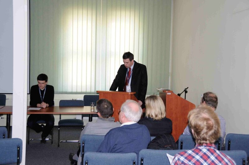 Rys historyczny w zakresie legitymizacji władzy i kryzysów społecznych w dobie PRL przedstawił Robert Nowicki z poznańskiego OBUiAD