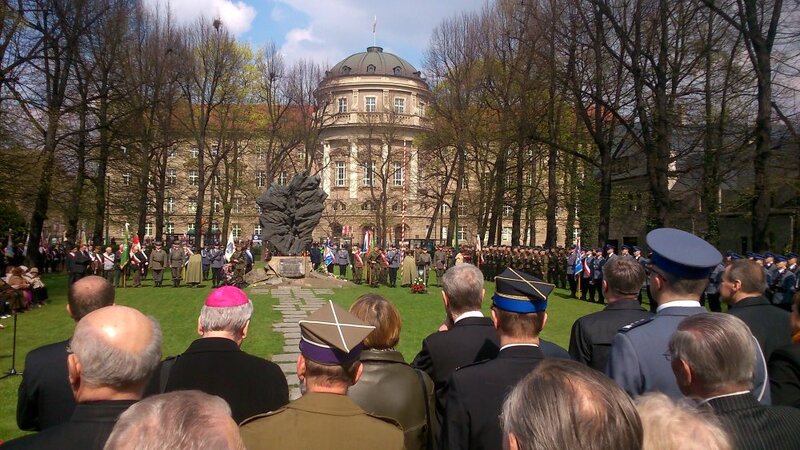 Główne uroczystości pod pomnikiem Ofiar Katynia i Sybiru