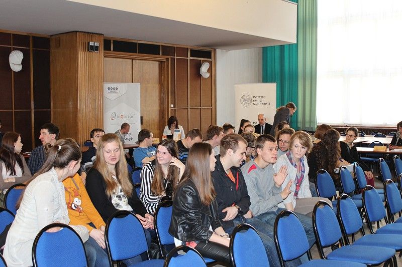 Studenci uczestniczący w „Dniu praktyk i staży