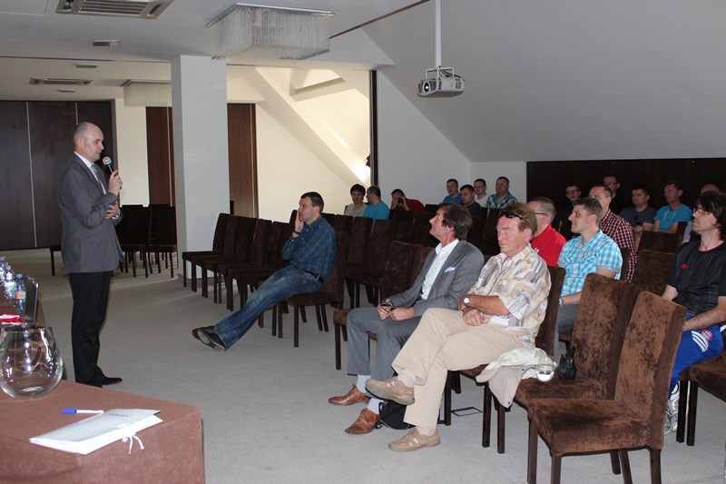 Goście specjalni seminarium: Andrzej Karbowiak, obrońca Kolejorza w latach 1957-1968 (w pierwszym rzędzie od prawej) i Maciej Markiewicz – bramkarz Lecha