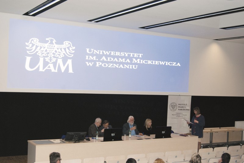 Od lewej: prof. dr hab. Krzysztof Meyer, prof. dr hab. Waldemar Łazuga, red. Krzysztof Wodniczak, Halina Benedyk, prof. dr hab. Dorota Skotarczak