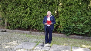 Stanisław Grzesiek opowiada o swoim ojcu Karolu, więźniu z pierwszego transportu do Auschwitz. Fot. Marta Szczesiak-Ślusarek