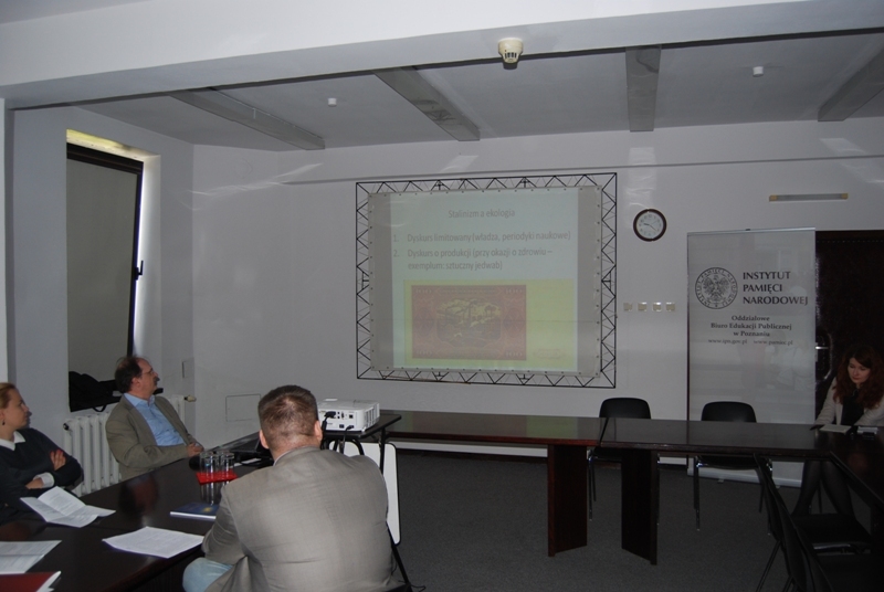 Referat wygłasza Dariusz Jarosz, tyłem Dmitriy Panto, sesje prowadzi Karolina Bittner 