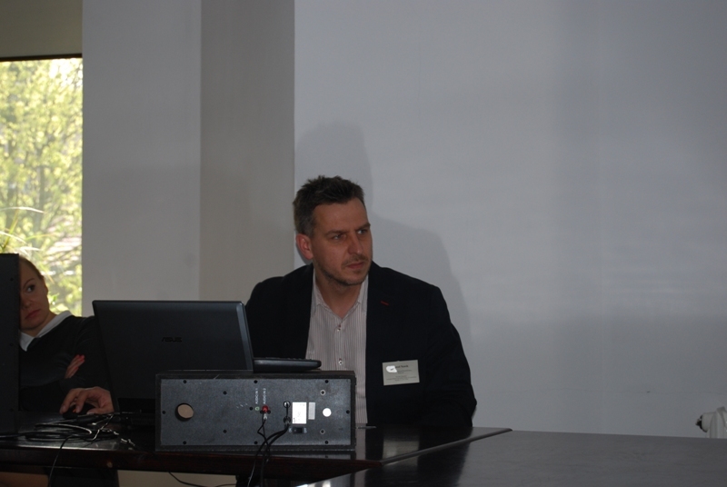 Referat wygłasza Paweł Nowik  