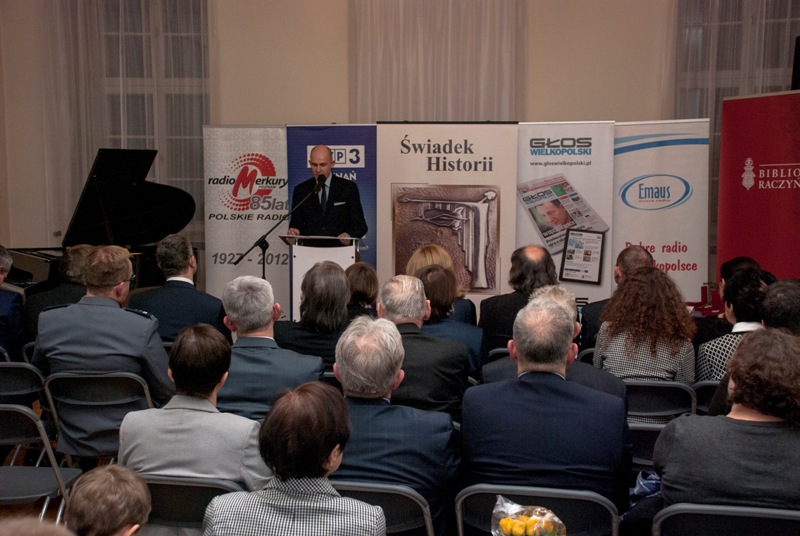 Moderatorem uroczystości był dr Rafał Reczek, dyrektor poznańskiego Oddziału Instytutu Pamięci Narodowej