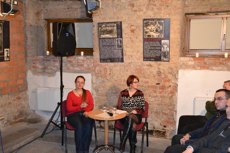 Uroczystość inaugurująca działalność Centrum Edukacyjnego IPN „Przystanek Historia” w Miejskiej Bibliotece Publicznej im. Stanisława Grochowiaka w Lesznie. Od lewej: Karolina Wichowska i dr Agnieszka Łuczak 