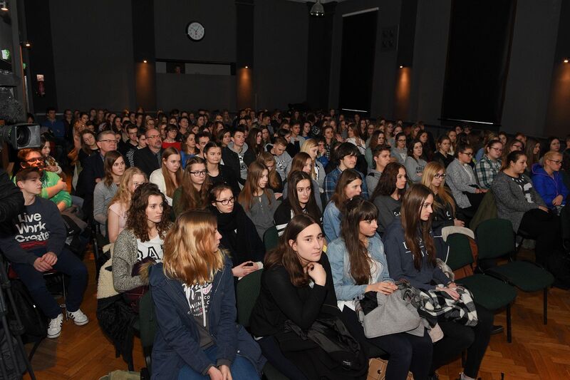 Narodowy Dzień Pamięci Żołnierzy Wyklętych w Gnieźnie. Prelekcja dr Agnieszką Łuczak z IPN w Poznaniu dla młodzieży II LO im. Dąbrówki  