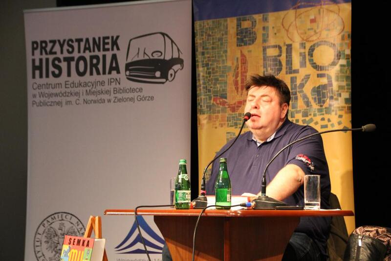 Spotkanie z Piotrem Semką w Centrum edukacyjnym IPN „Przystanek Historia” w Wojewódzkiej i Miejskiej Bibliotece Publicznej im. C. Norwida w Zielonej Górze 