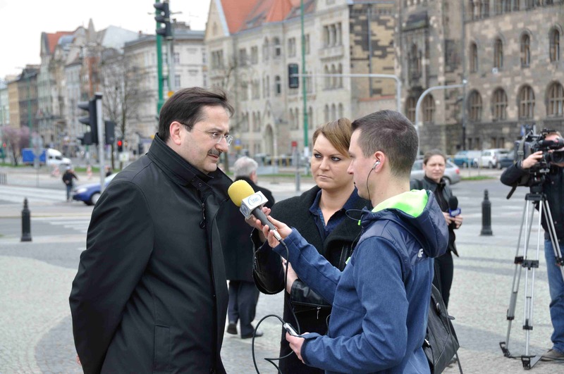 Otwarcie wystawy „Sacrum Poloniae Millennium” cieszyło się dużym zainteresowaniem lokalnych mediów. Wywiad z dr. hab. Konradem Białeckim  