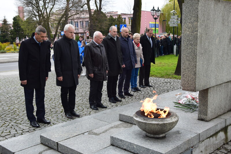 Uroczystość patriotyczna „Grodziska pamięć o Katyniu” pod Pomnikiem Wdzięczności 
