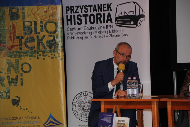 56. rocznica Wydarzeń Zielonogórskich. Spotkanie w CE IPN „Przystanek Historia” w WiMBP im. C. Norwida w Zielonej Górze. Na zdj. Marek Budniak 