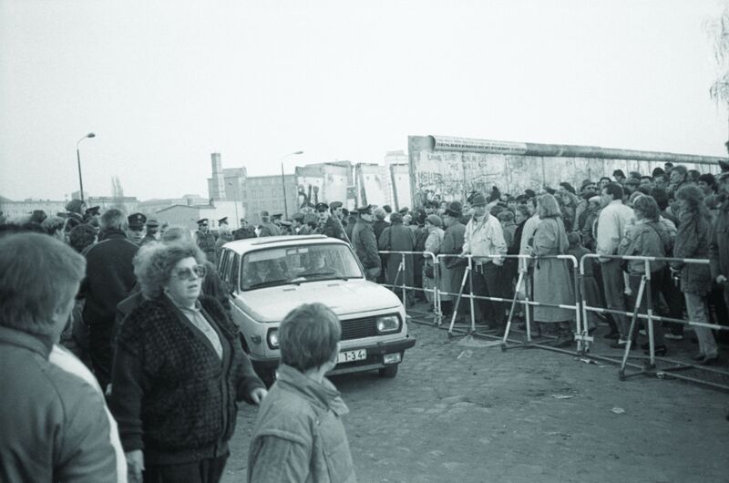Archiwum Pełne Pamięci: Upadek muru berlińskiego