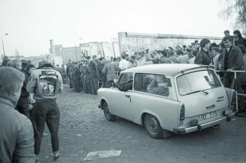 Archiwum Pełne Pamięci: Upadek muru berlińskiego