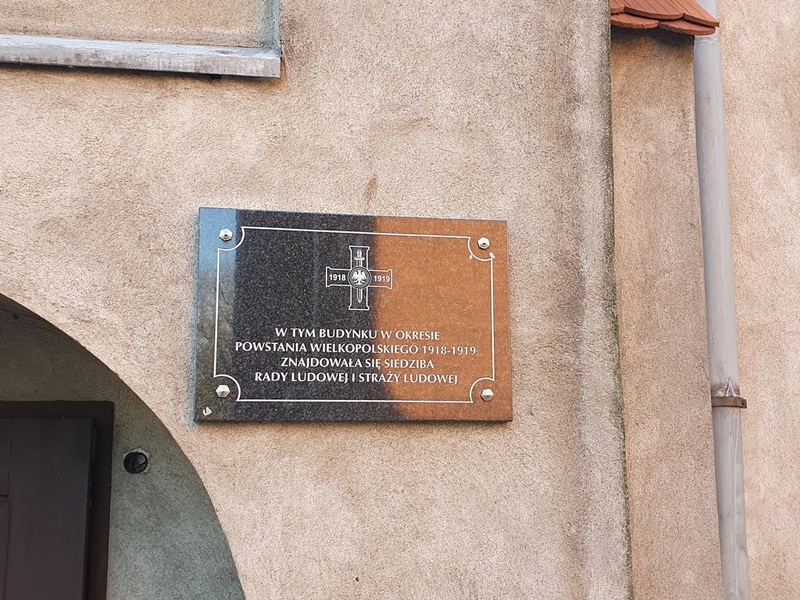 Pobernardyński Zespół Klasztorny, podczas powstania w jego wnętrzach znajdowały się siedziby Rady Ludowej i Straży Ludowej.