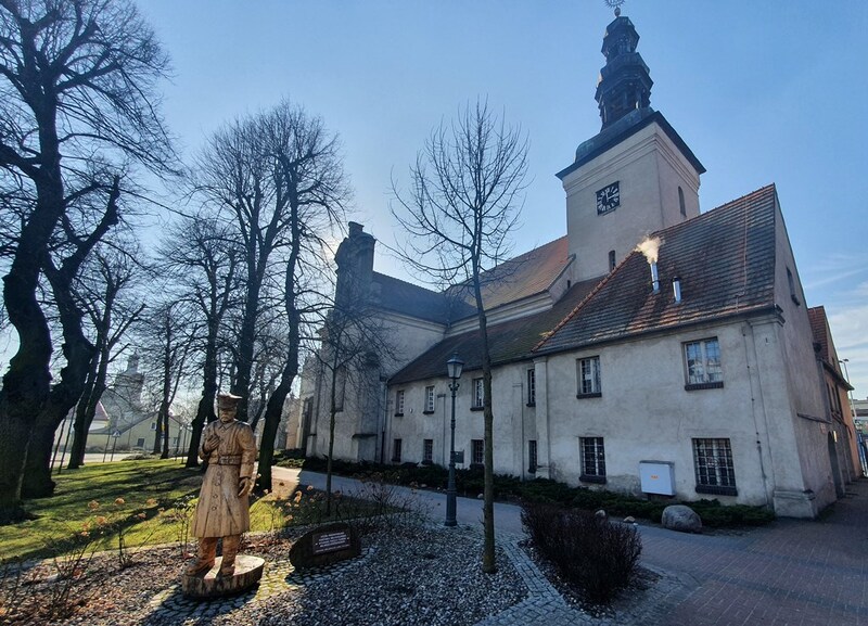 Pobernardyński Zespół Klasztorny, podczas powstania w jego wnętrzach znajdowały się siedziby Rady Ludowej i Straży Ludowej.