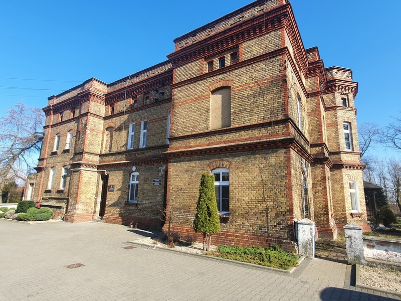 W zabytkowym zespole dworsko-folwarczym na Piaskach znajdował się podczas powstania szpital wojskowy.