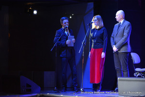 Koncert Zaduszkowy w Teatrze Muzycznym, Poznań 3 listopada 2016. Od lewej: P. Kieliszewski, dyrektor TM, A. Gruszecka, dyrektor BR, R. Reczek, dyrektor IPN O/Poznań
