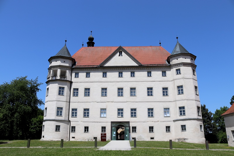 Wyjazd Pamięci do Górnej Austrii 2022. Wizyta w Zamku Śmierci Hartheim.