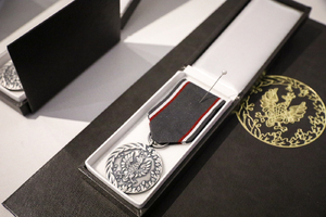 Uroczystość wręczenia Medali „Reipublicae Memoriae Meritum”. Fot. Sławomir Kasper (IPN)