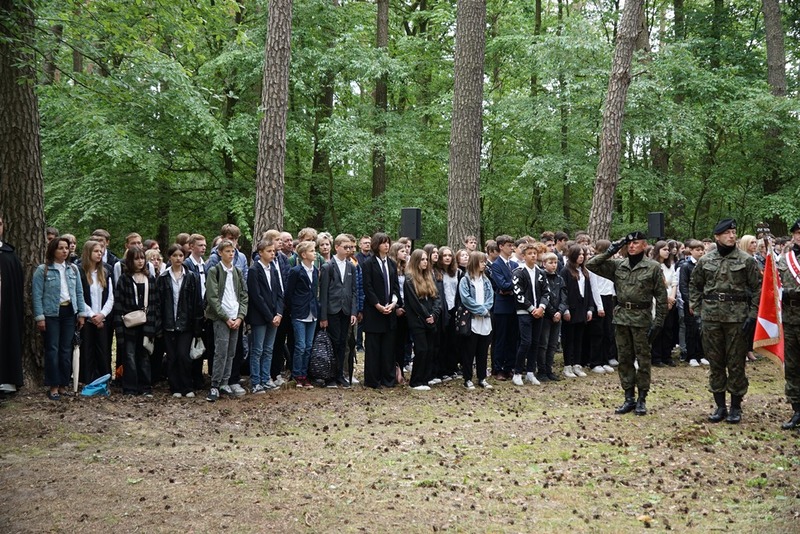 Uroczystości w lasach Palędzia i Dąbrówki